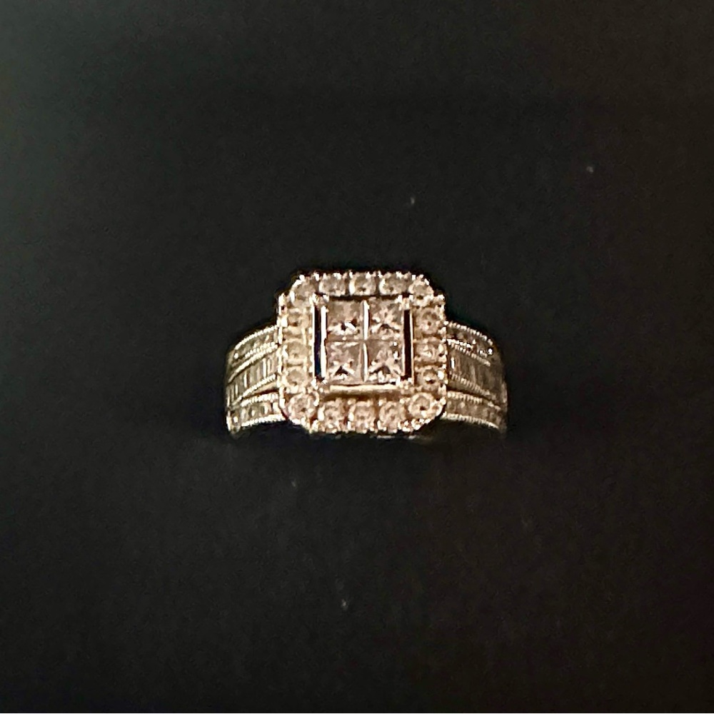 1-1/2 CT. T.W. Quad Princess-Cut Diamond Ring Frame Bridal Set in 14K Gold - Picture 3 of 5